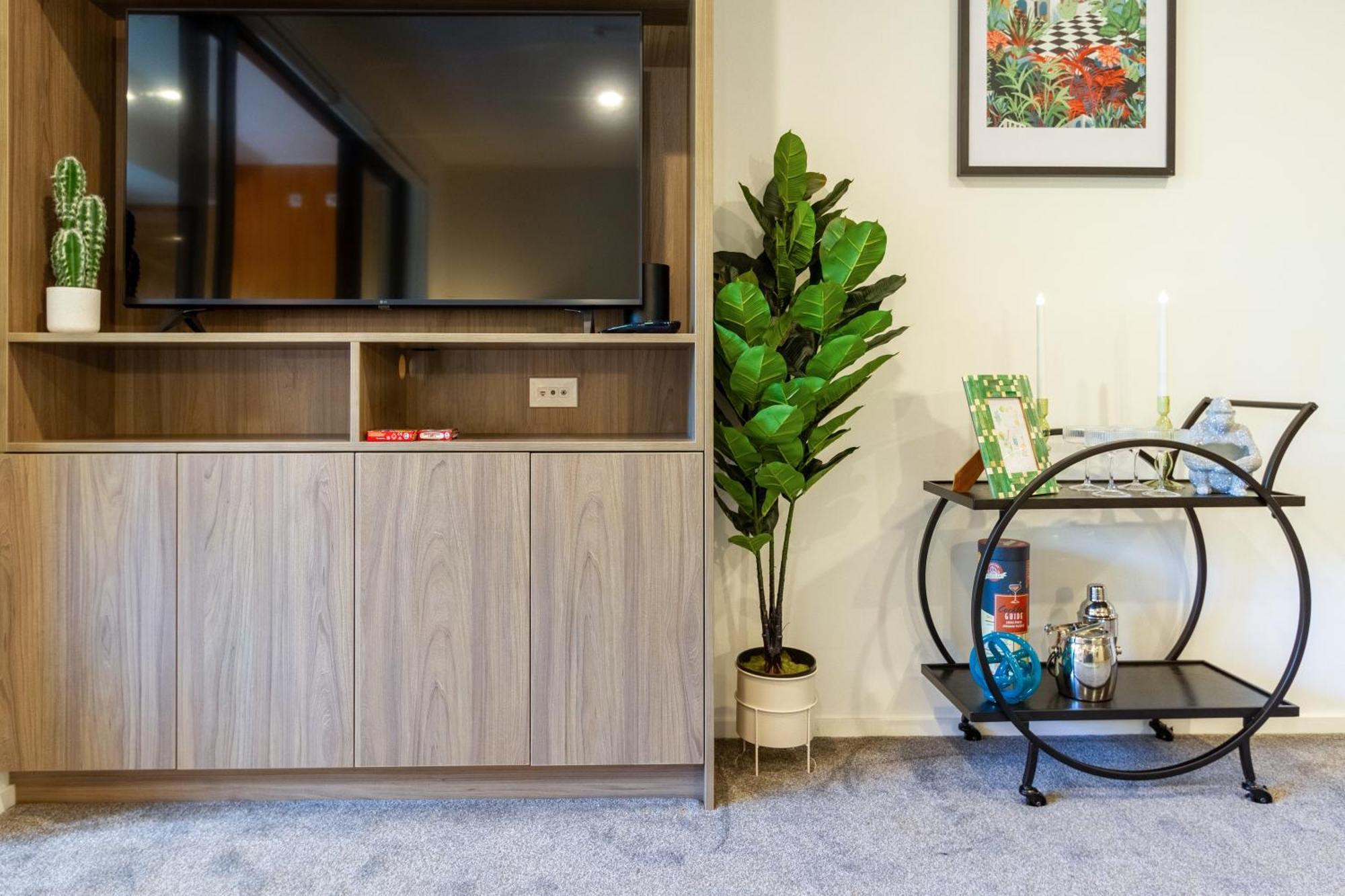 Cozy 1-Bed Apartment With Park Views, Sleeps 4 Κράισττσερτς Εξωτερικό φωτογραφία